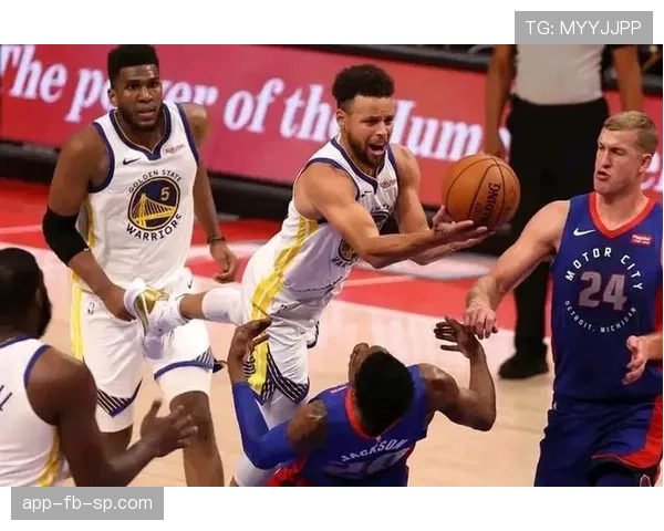 库里挡拆拉开空间提升三分命中率 刷新球队关键回合效率