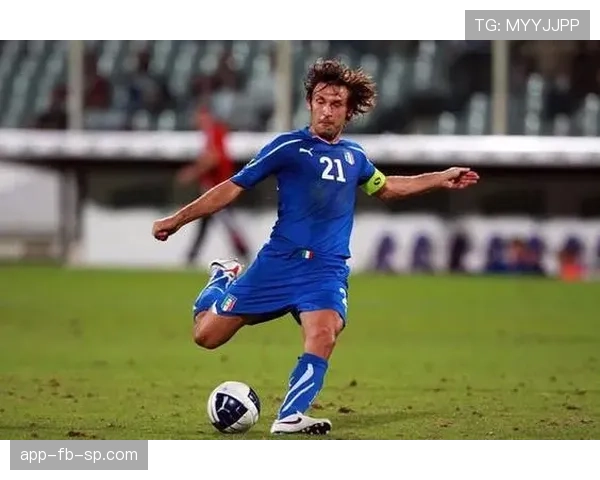 皮尔洛本赛季增加远射频率 成为中场出球关键决策者